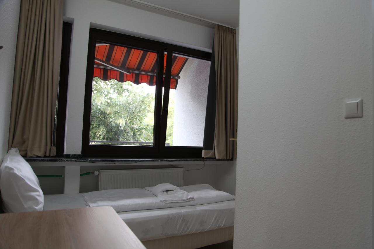 Hotel Moji Koeln Sieversstrasse Colónia Exterior foto