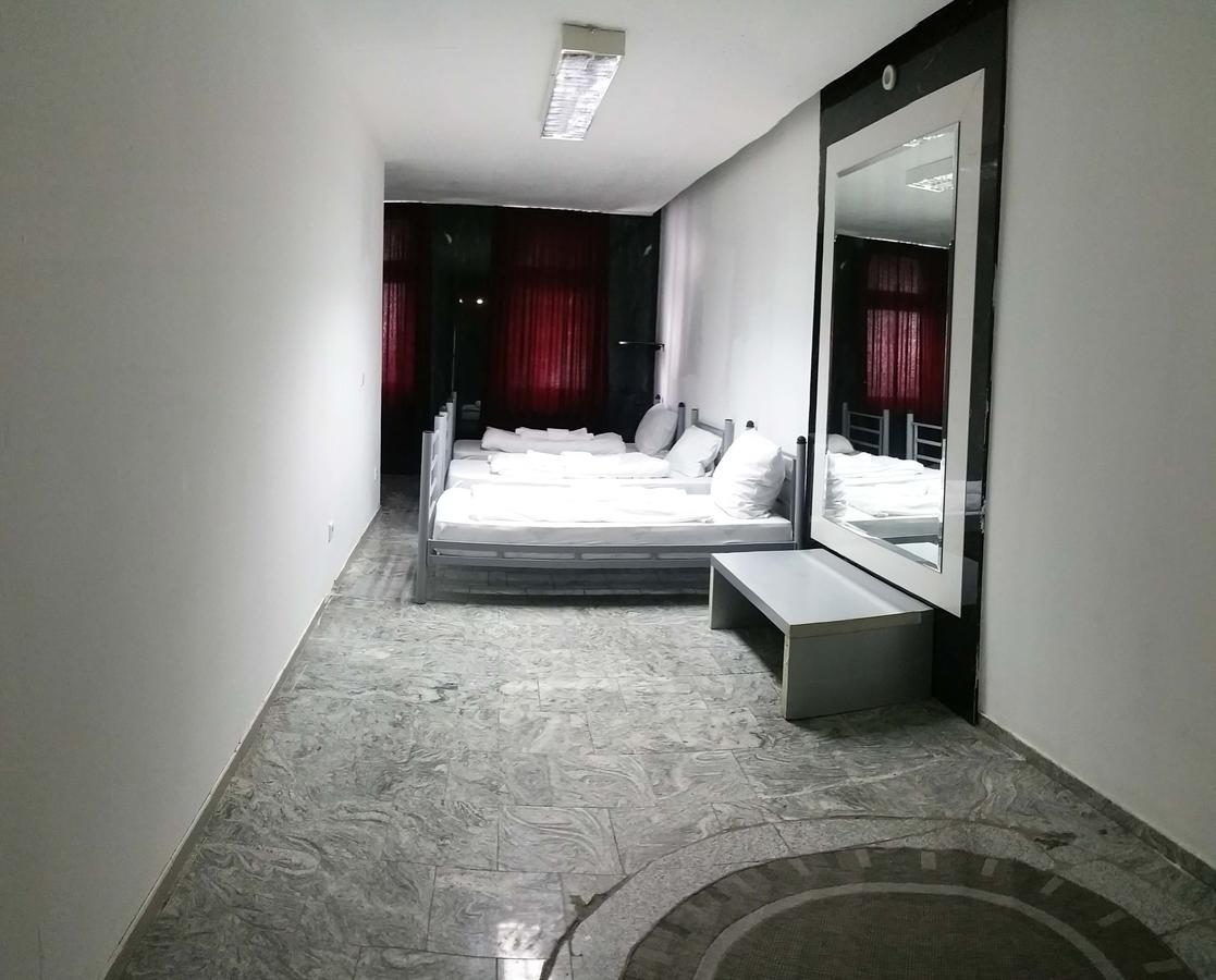 Hotel Moji Koeln Sieversstrasse Colónia Exterior foto